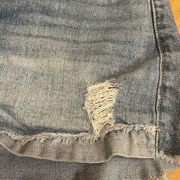 Altar’d state denim shorts size 27 - Picture 5 of 5
